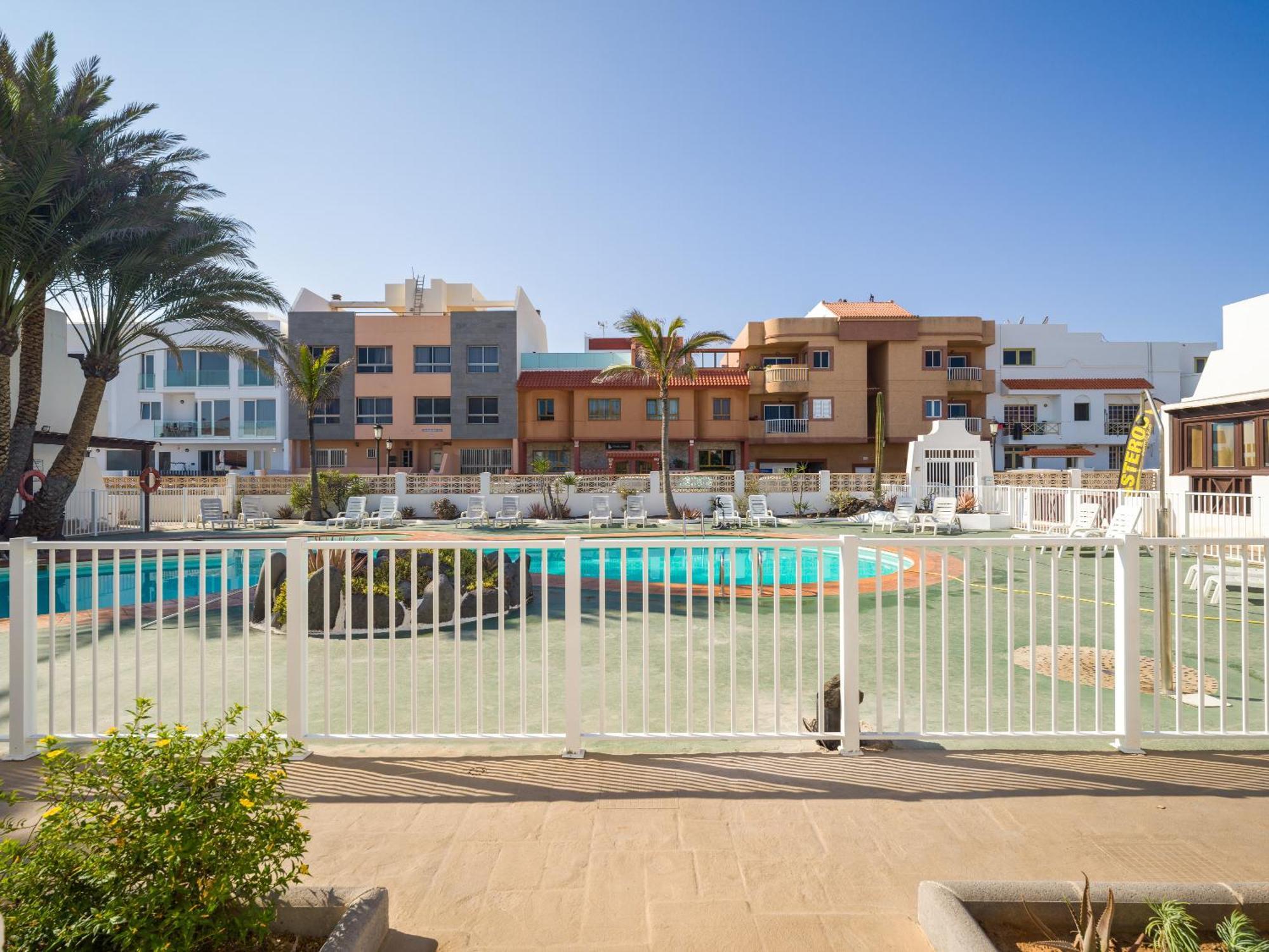 Ineika In - Balcony & Poolside Corralejo